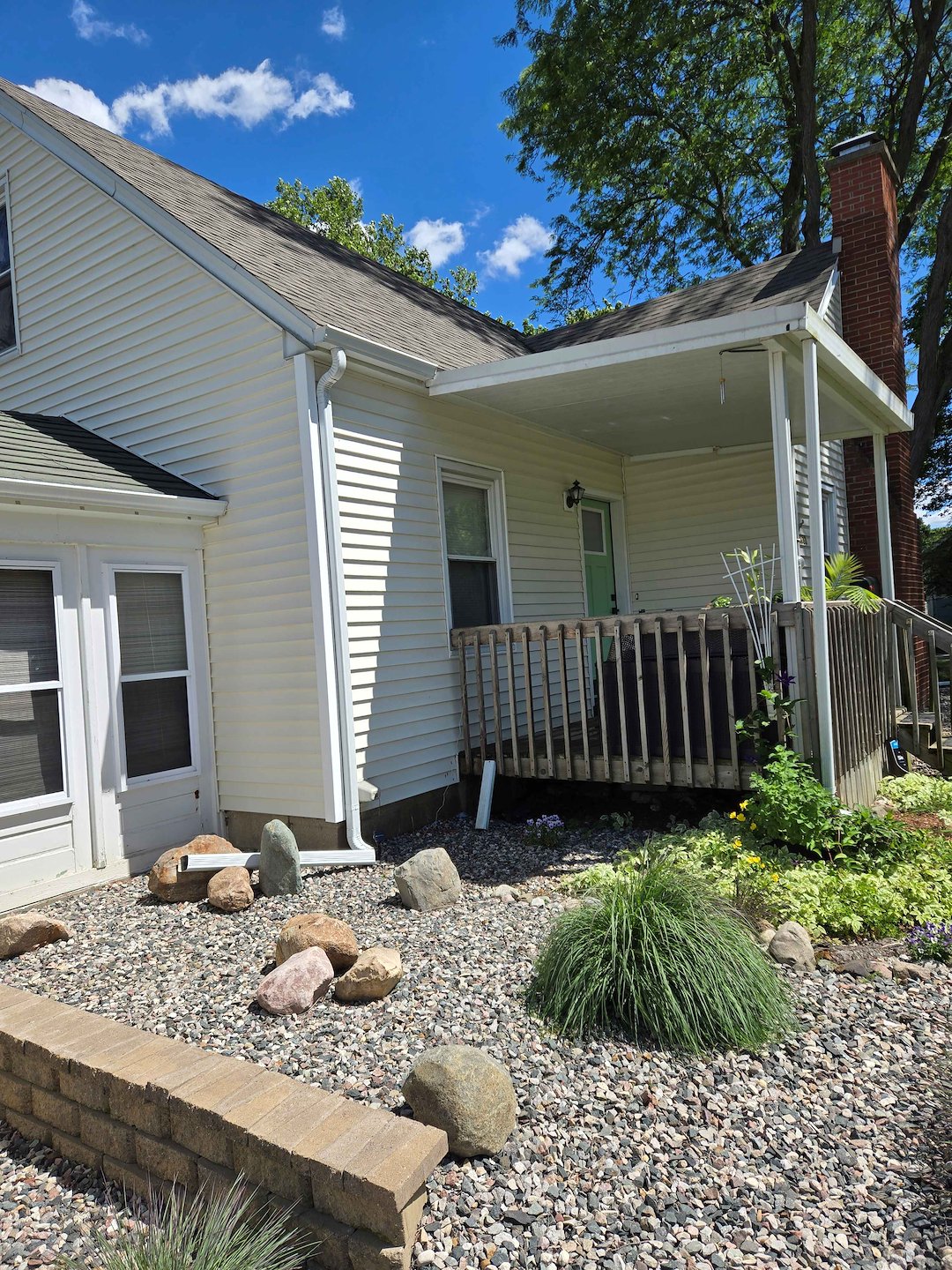 Soft Washing Excellence: House and Garage Cleaning in Lansing, Michigan